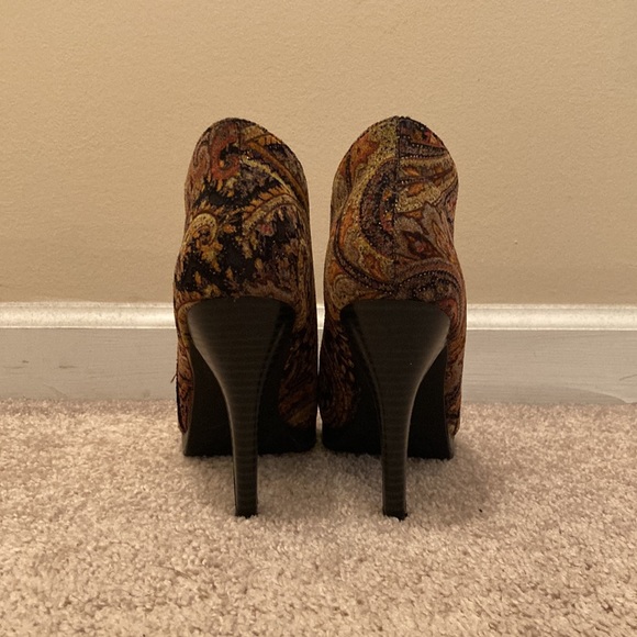 Diba Tan/Brown Heel Booties - Picture 4 of 6